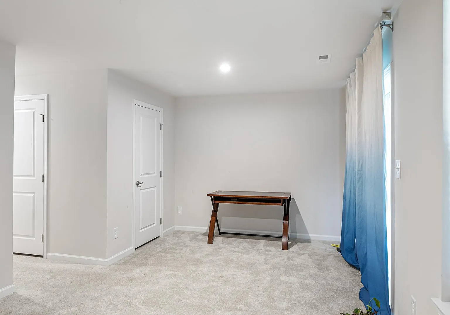 3 bed, 2.5 bath, 1700 sqft, $2,600 — Photo 3
