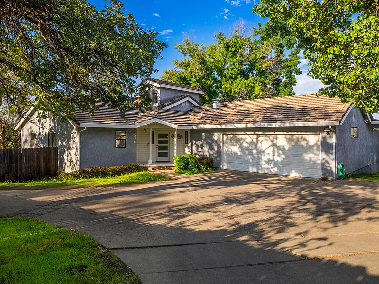 2820 Panorama Dr — Photo 32