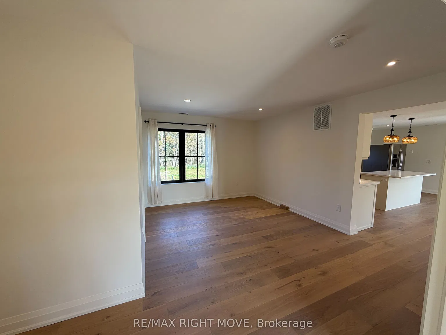 Studio, $2,600 — Photo 4