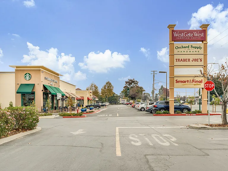 888 Golden Saratoga-Cupertino Apartment Homes — Photo 36