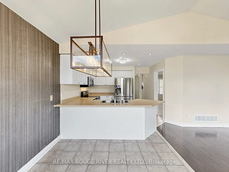 66 Telegraph Dr — Photo 8