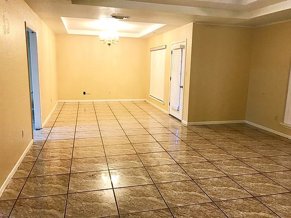 3rd image of 2219 Acapulco Dr