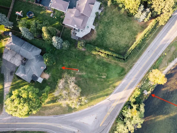 2040 N Shore Dr, Wayzata, MN 55391