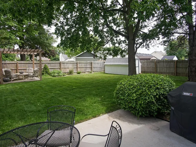 415 Winesap Dr — Photo 16
