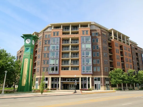 437 W Division St APT 815, Chicago, IL 60610
