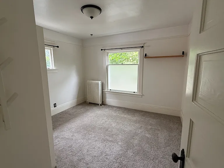 215 SE 30th Pl — Photo 16
