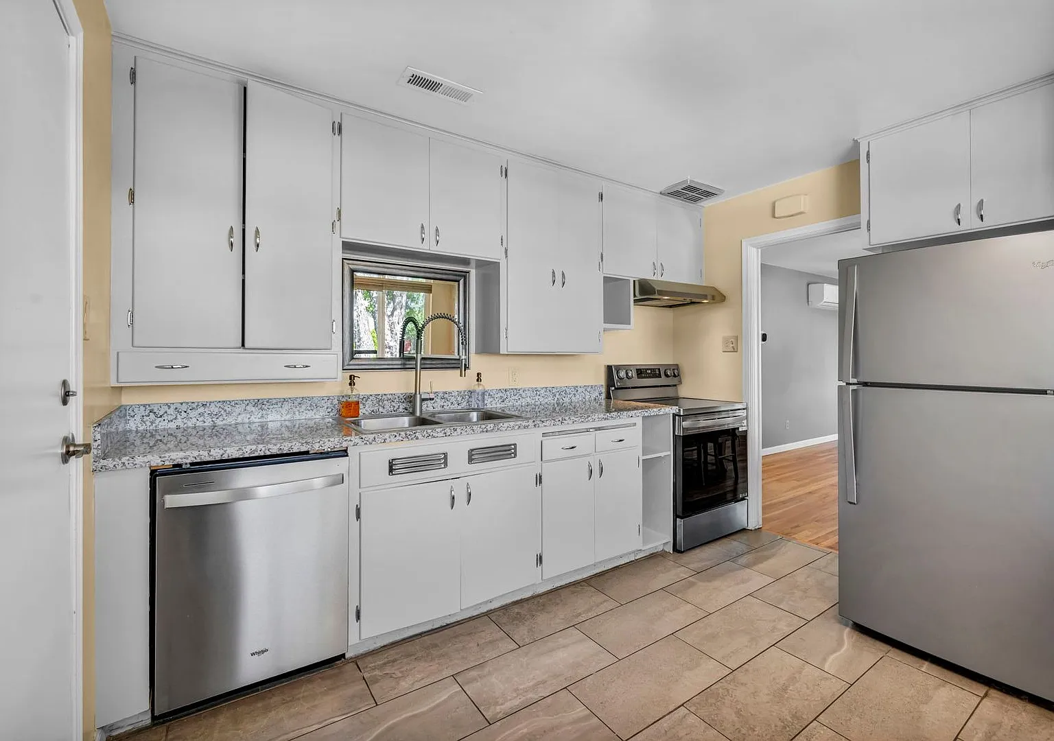 Character, Charm & Location Renovated Reno Gem Near Midtown — Photo 2