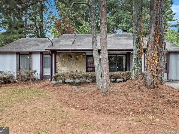 5472 Forest East Ln, Stone Mountain, GA 30088