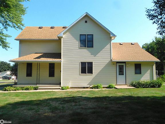 2nd image of 1112 Elm St
