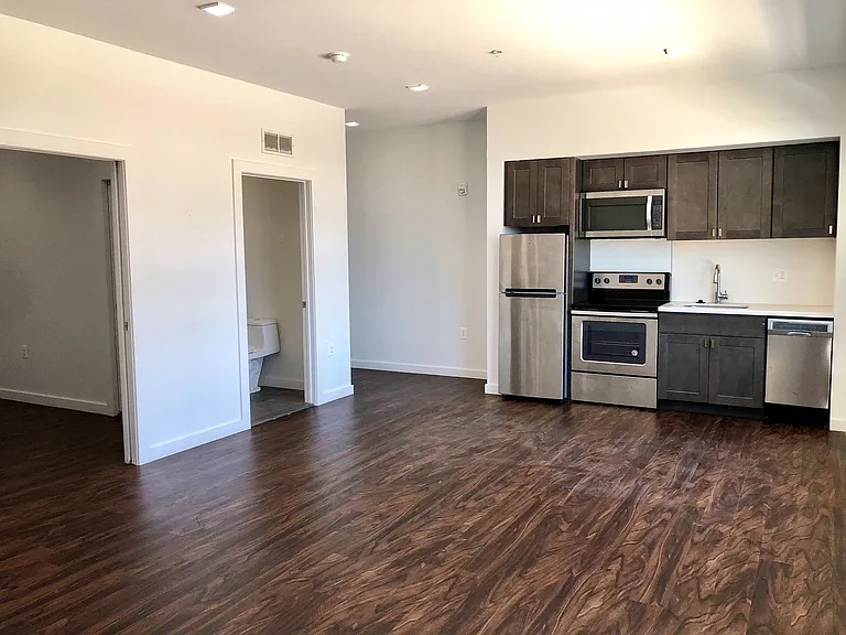 824 N Calvert St — Photo 24