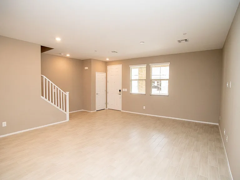 9 Alamere Falls Dr — Photo 13
