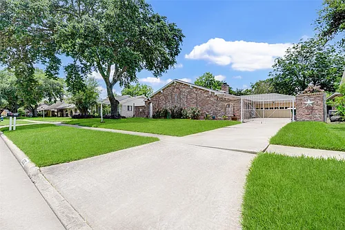 10526 Huntington Way Dr Photo 1