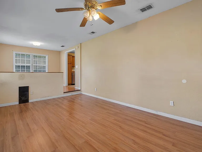 2115 Jackson Bluff Rd — Photo 4