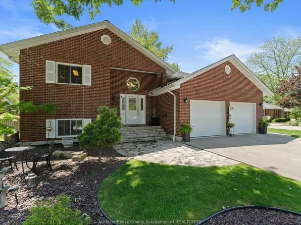 270 Irwin Ave, Essex, ON N8M 2T6