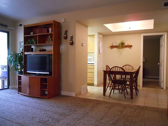 2nd image of 580 E Vine St APT 1A
