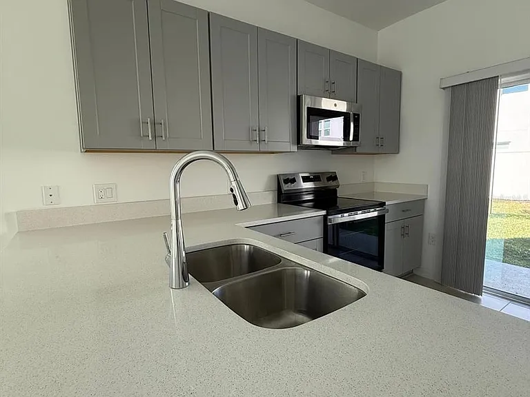 3240 Skyline Loop — Photo 6