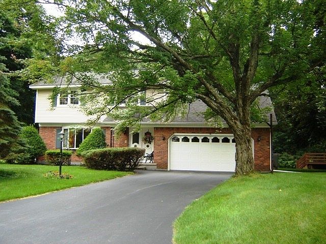 1st image of 20 Robinson Rd