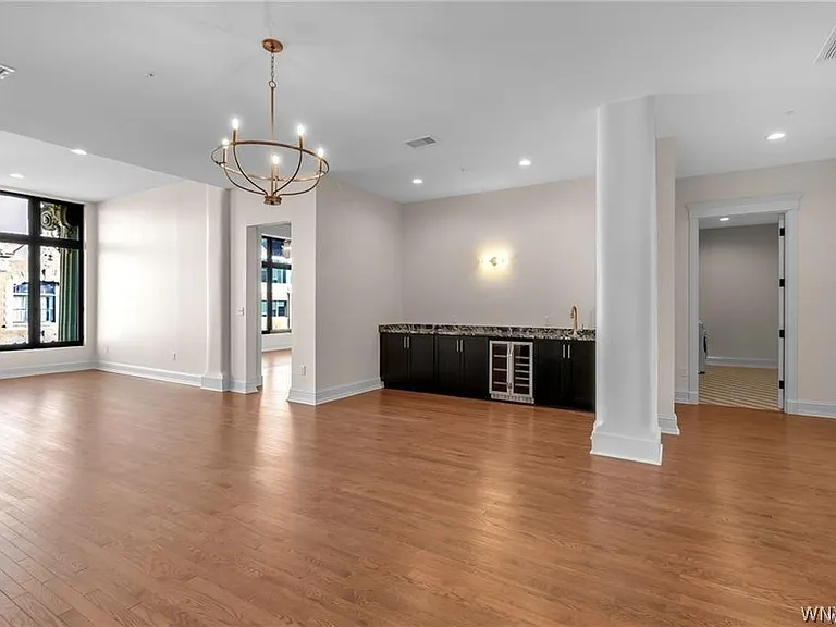 674 Main St #3 — Photo 17