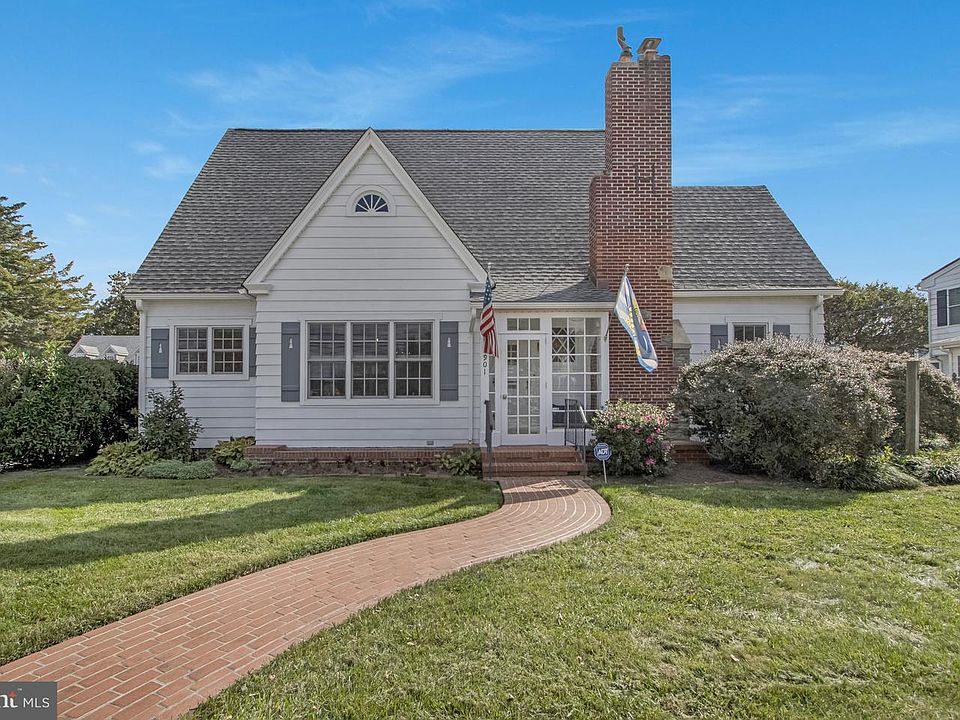 1st image of 901 Savannah Rd