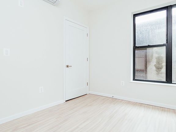 4th image of 739 President St #3C