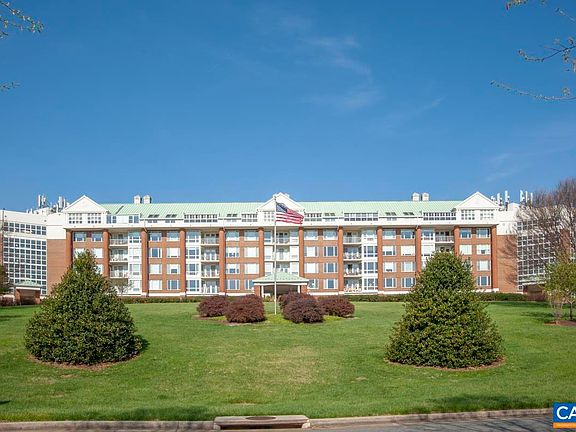 5th image of 500 Crestwood Dr Unit 1405