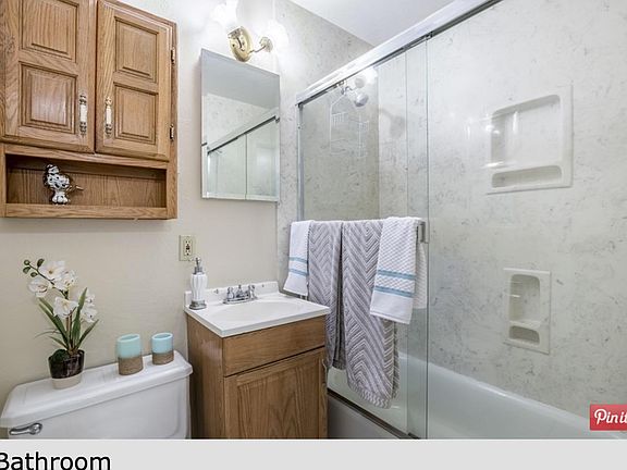 3rd image of 937 Gretchen Ln