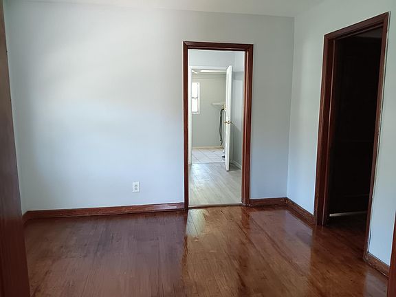 3rd image of 2937 W 15th St