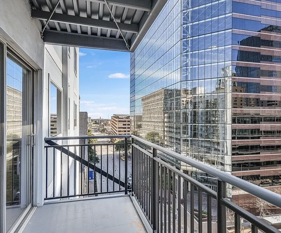 Building Photo - 800 Brazos St #ID1629