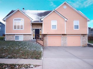 8005 NE 108th Ter, Kansas City, MO 64157
