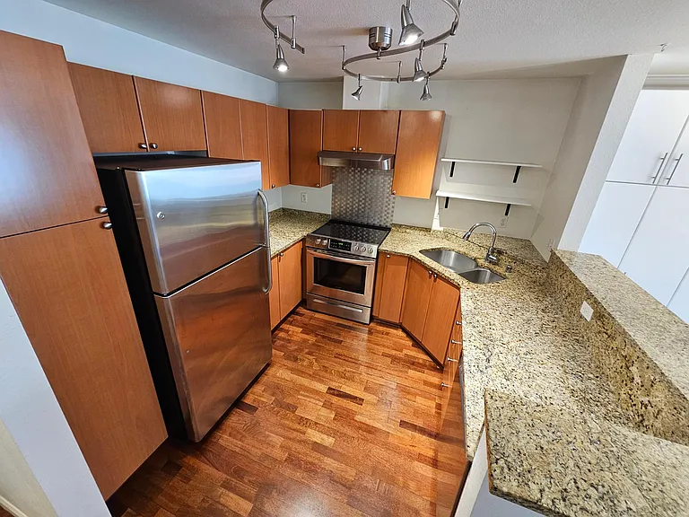 621 5th Ave N #305 — Photo 2