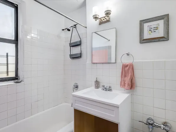 2420 Morris Avenue image 5 of 5