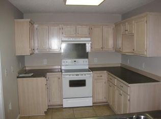 2000 Deer St, Ocean Springs, MS 39564