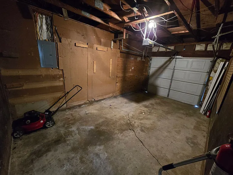 8224 Pine Ave — Photo 20