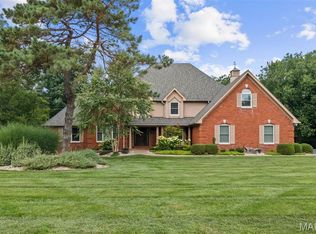 2401 Wexford Woods Ct, Saint Louis, MO 63131