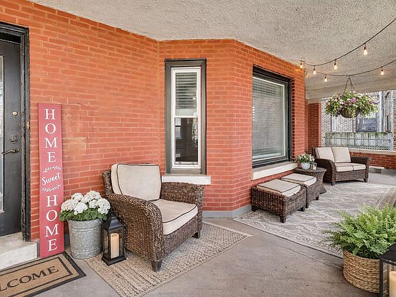 3rd image of 7015 N Sheridan Rd