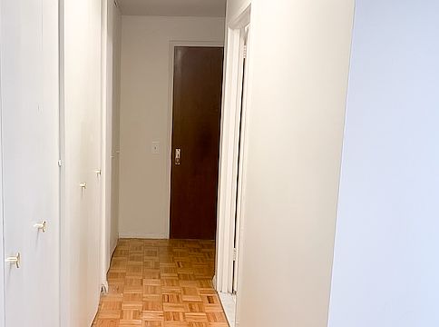 5th image of 254 W 51st St APT 17G