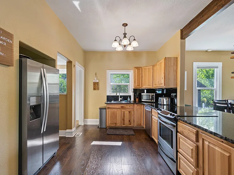 611 E Garden Ave — Photo 16