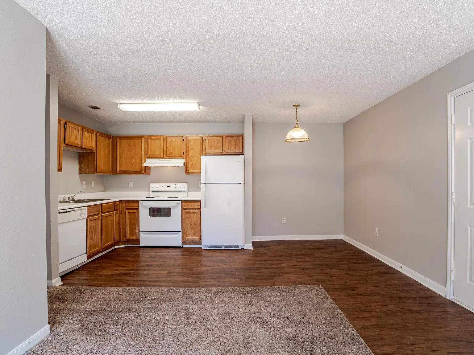 Brookside Pointe Apartments — Photo 4