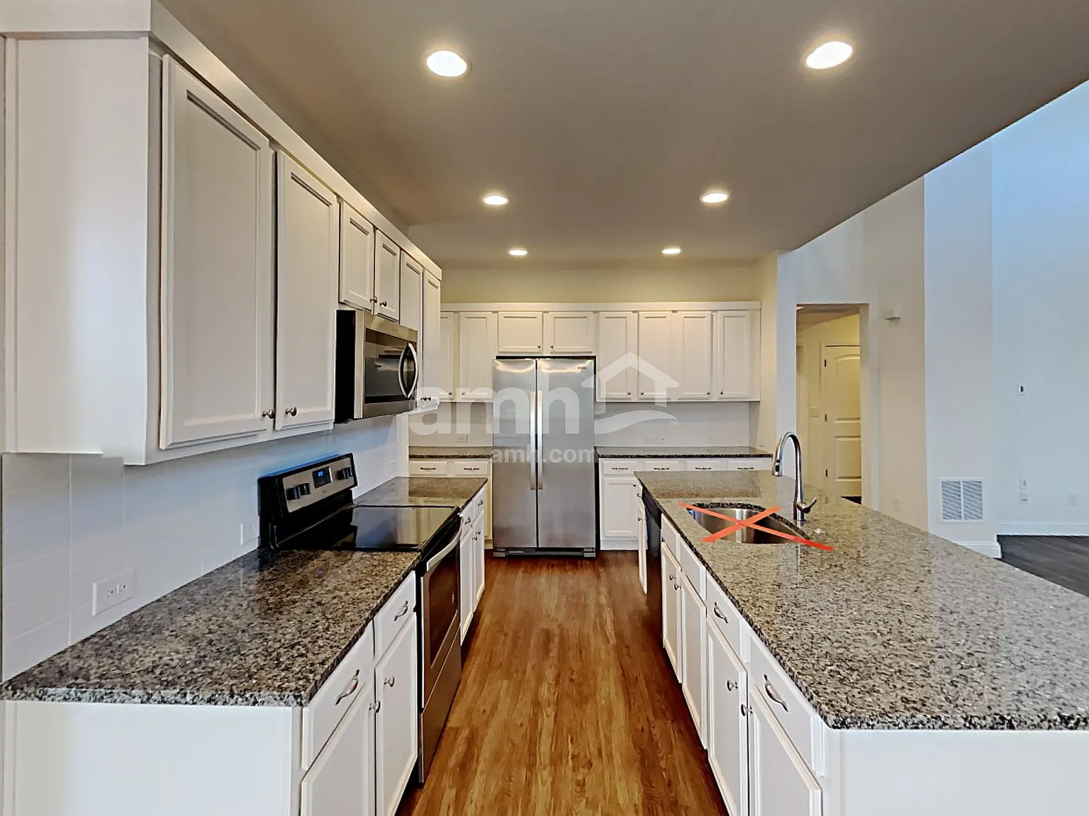 5 bed, 2.5 bath, 2569 sqft, $3,395 — Photo 3