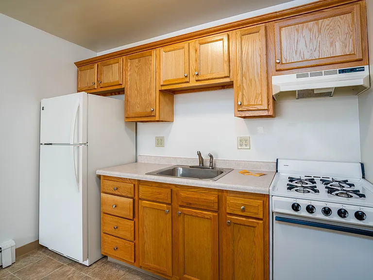 136 Main St #105 — Photo 8