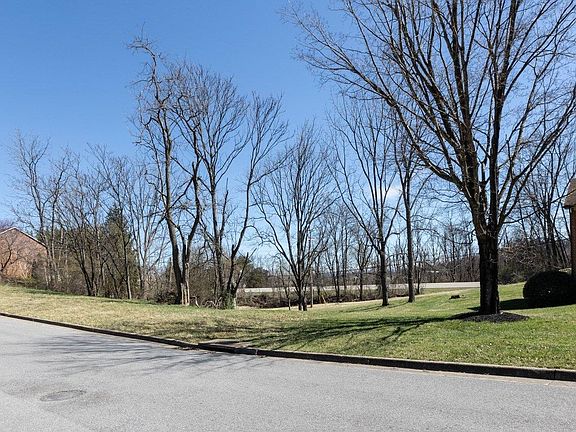2nd image of 810 Lammermoor Dr
