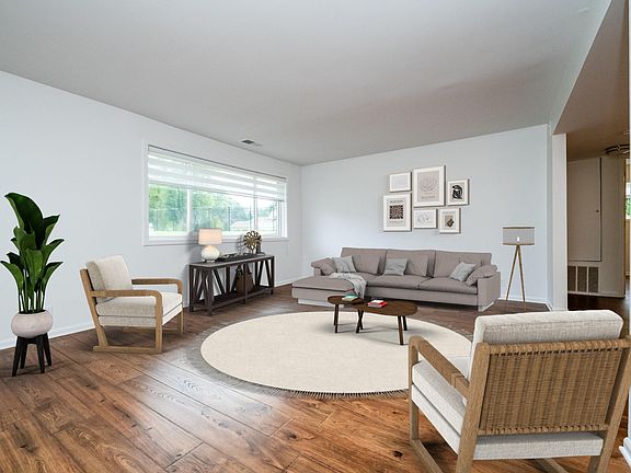 5th image of 3626 Lakeshore Dr APT K4