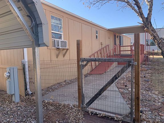 3rd image of 587 W Navajo Dr