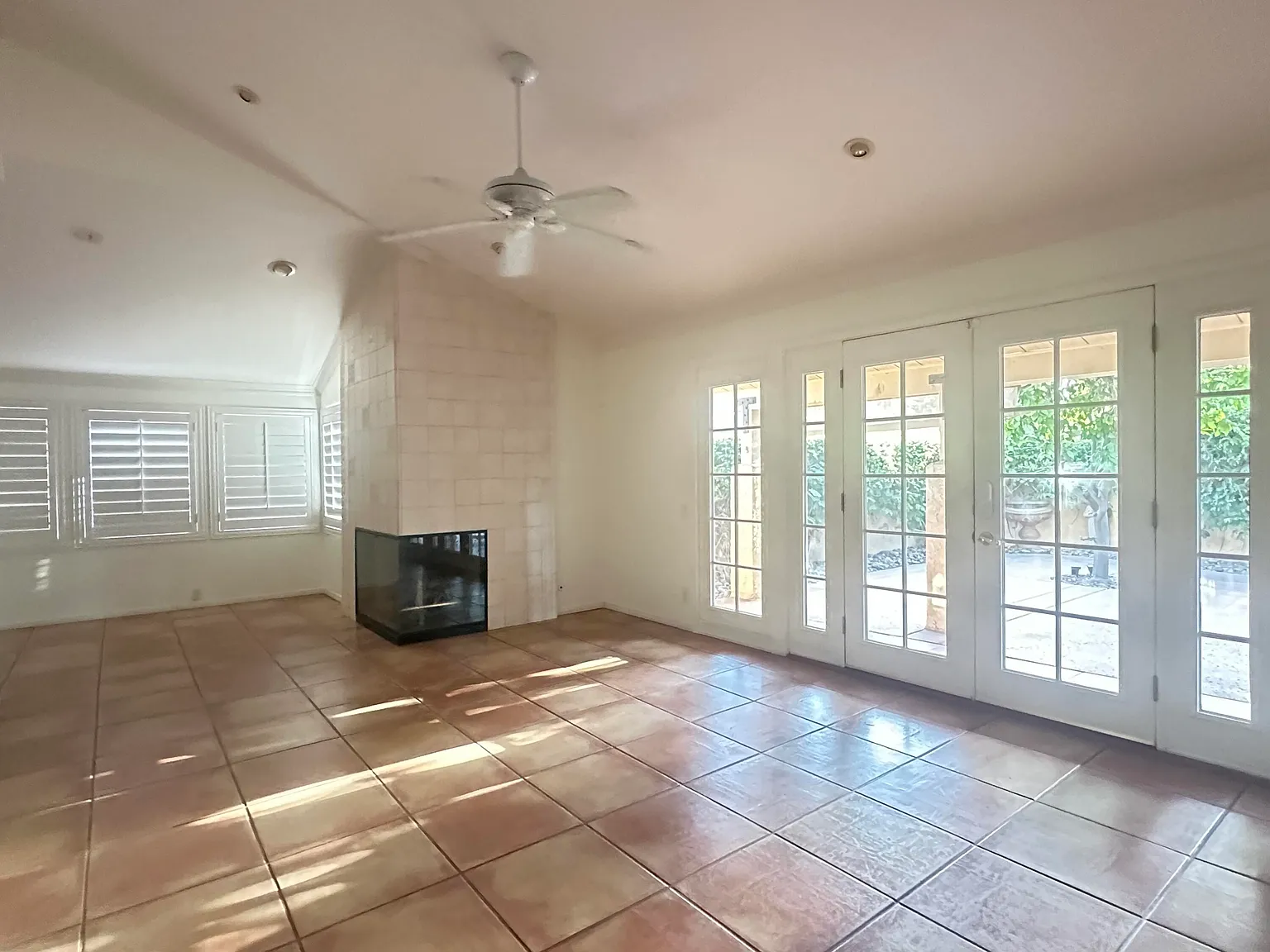 3 bed, 1712 sqft, $3,200 — Photo 3