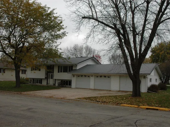 208 7th St NE, Fulda, MN 56131