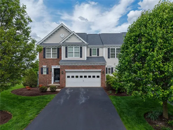 1098 Bayberry Dr N, Canonsburg, PA 15317