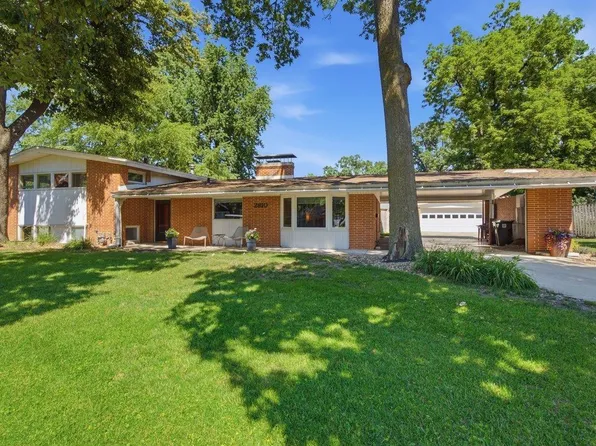 2810 Neola St, Cedar Falls, IA 50613