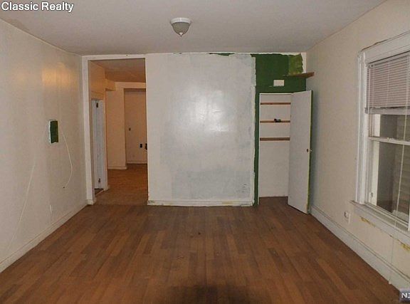 4th image of 778 Highland Ave