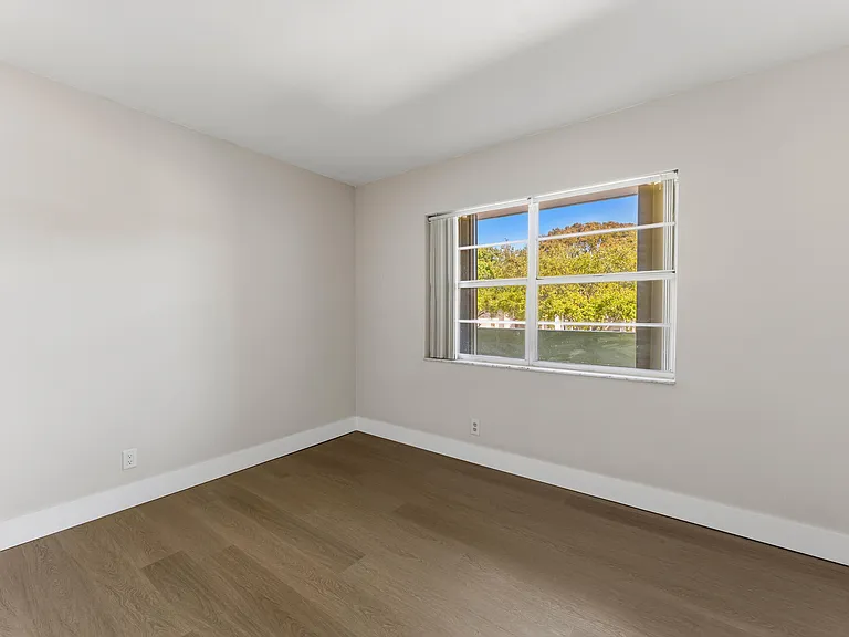 1638 Embassy Dr #208 — Photo 19