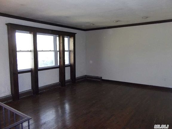 2nd image of 10 Wagner Ct